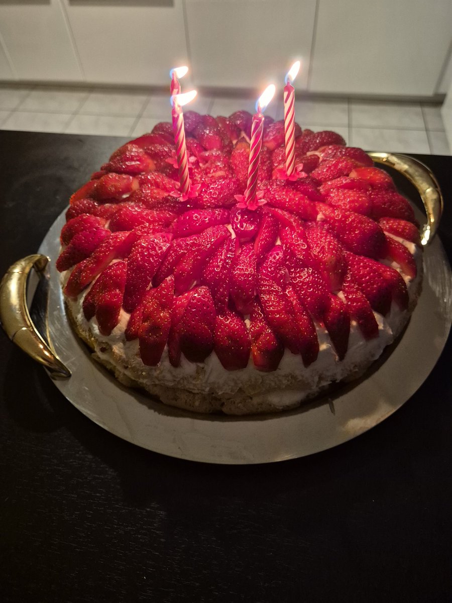 ❝ 𝕿𝖍𝖊 𝕱𝖗𝖊𝖓𝖈𝖍 𝕽𝖊𝖉 𝕯𝖊𝖛𝖎𝖑𝖘 ❞ tweet media