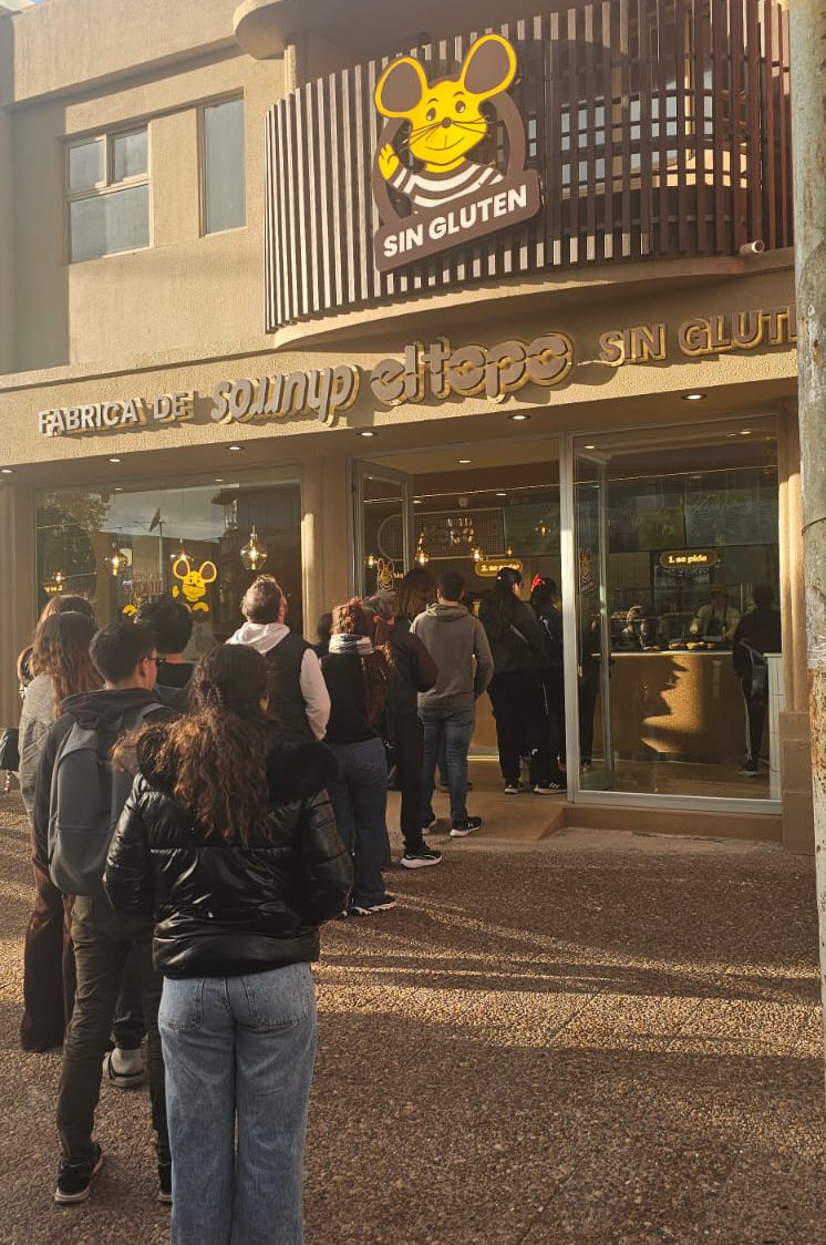 soɹɹnɥɔ El Topo tweet media