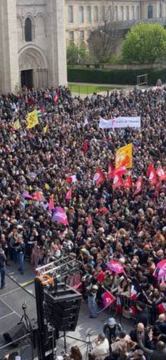 Peaceandlove tweet media