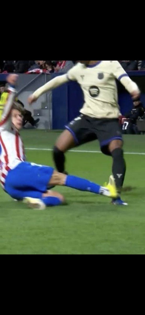 culebarrios's tweet photo. @BarcaTimes No red card https://t.co/Gb0DqAoVAZ