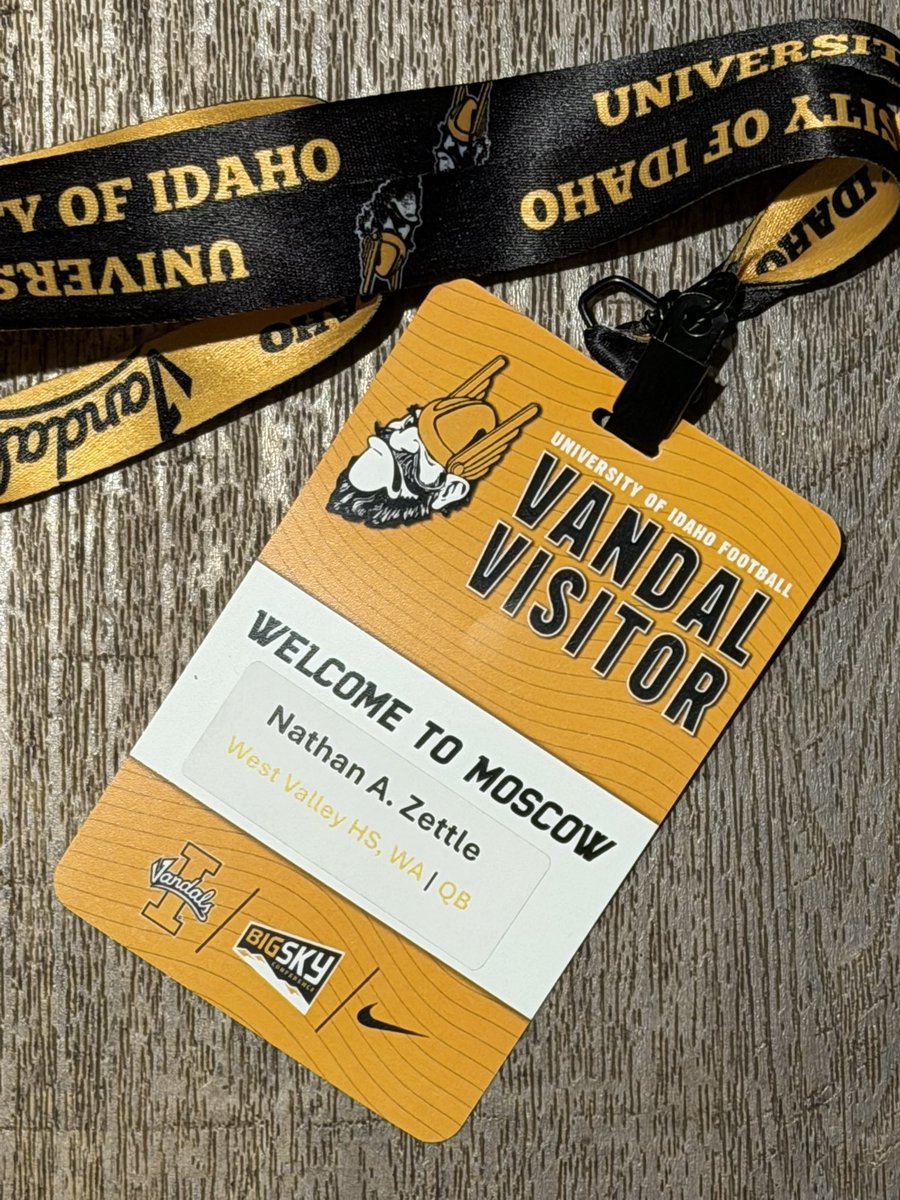nathan_zettle's tweet photo. Big thanks to the coaches at University of Idaho for hosting Junior day today had a great time talking with the coaches and learning more about the program! V’s up! ✌️#Unofficialvisit #juniorday @CoachShoeUI @CoachLemming @CoachCross2 @CoachEndsley77 @CoachTFord https://t.co/bTKzwS5CiP
