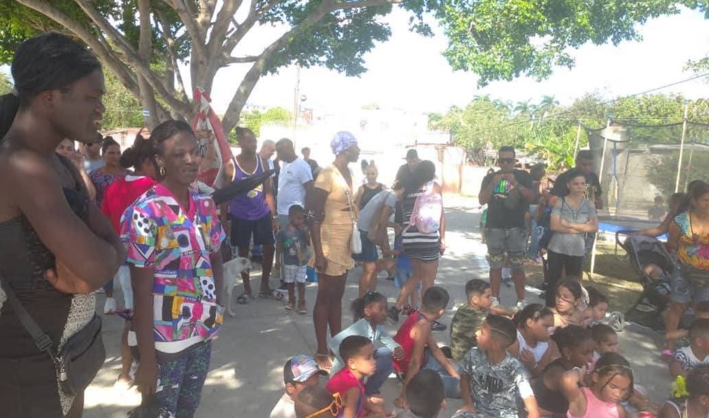 Plan de la calle con los #CDRCuba en San Miguel del Padrón, en saludos al #4deAbril #Cuba #CubaNoSeRinde