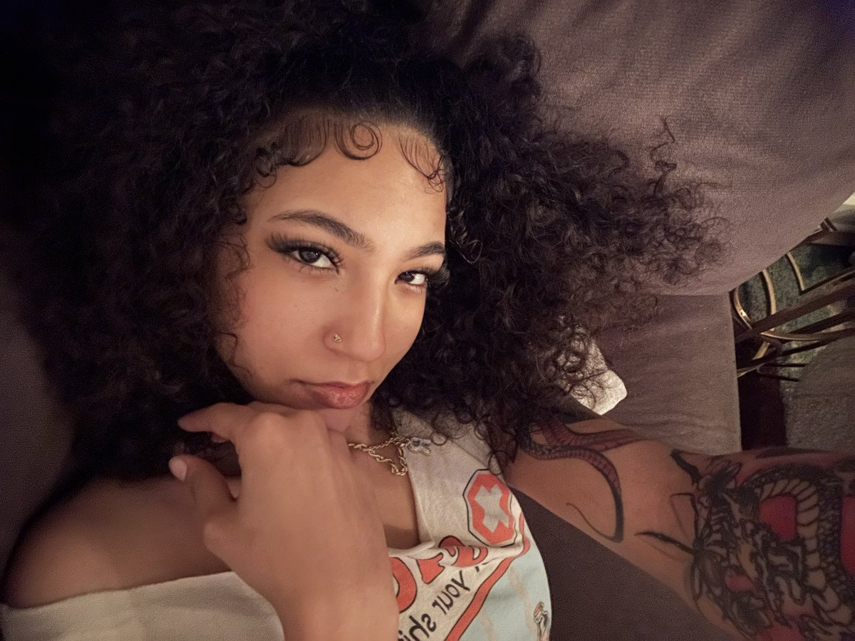 Ms. Pretty Face tweet media