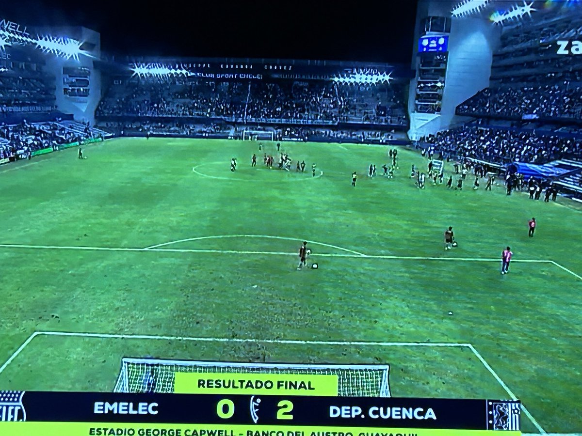 El estadio más violento del país, dentro y fuera de las gradas y cada fecha hacen como si nada… hasta que alguien 💀 ¿no?  #Capwell