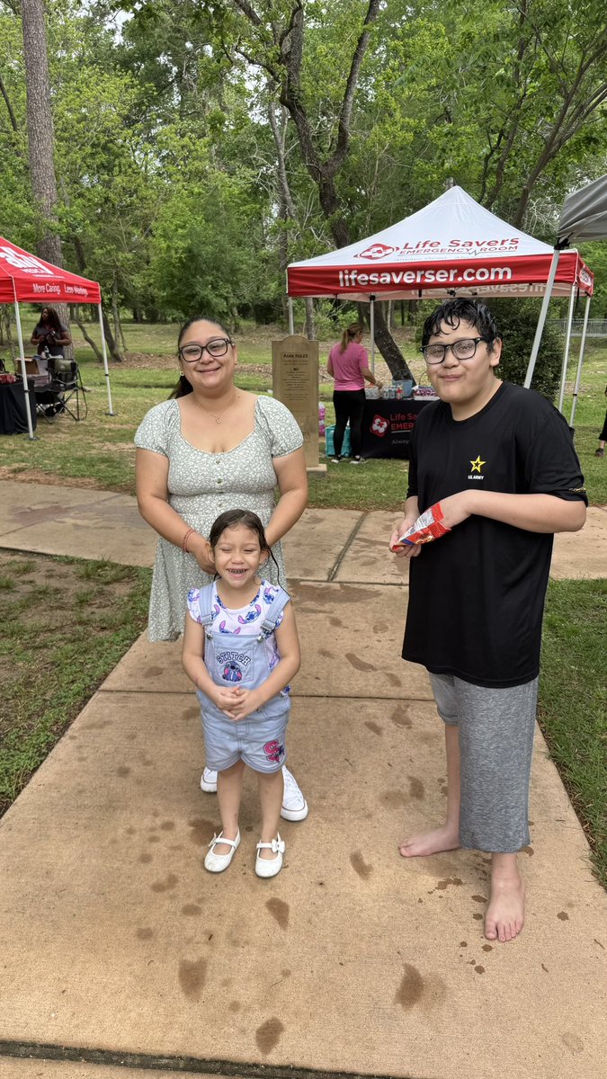 SpringISD_FACE's tweet photo. Serve HTX community engagement event today with Cypress Station families alongside! 💙 Grateful for the opportunity to connect, support, and serve our @SpringISD community. #ServeHTX #SpringISD #CommunityStrong https://t.co/DLKTsQ0PEN