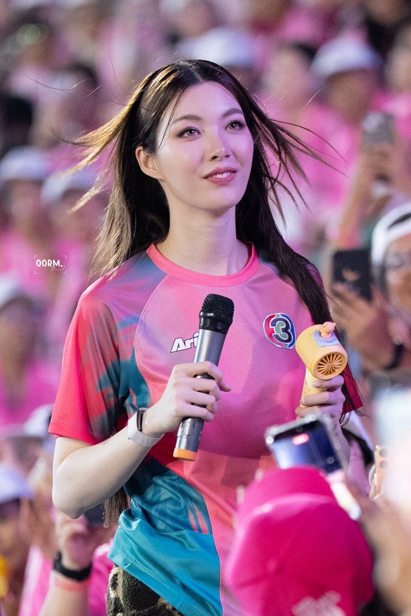 00rm.record tweet media