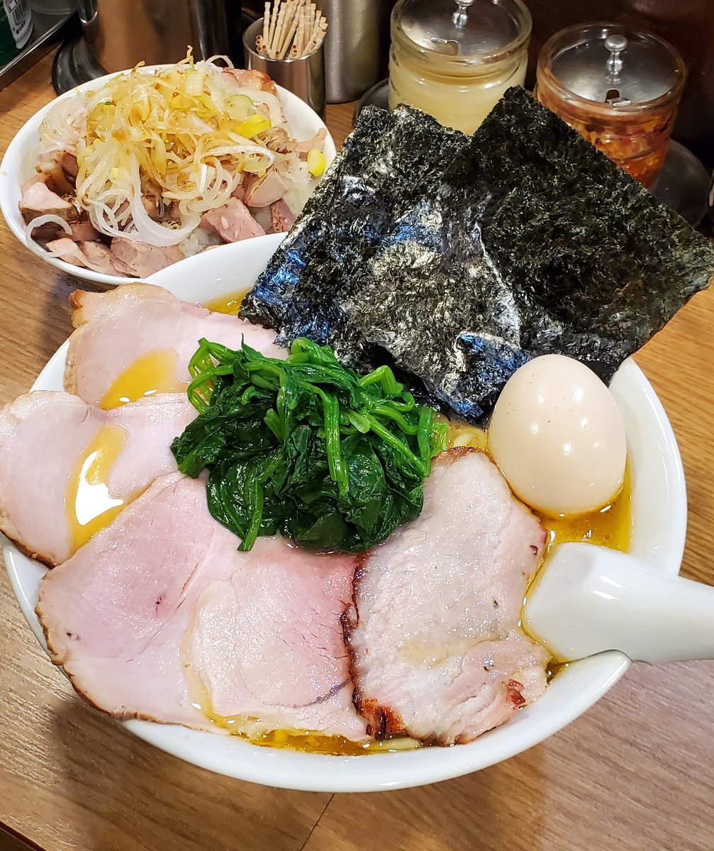 こしあん tweet media