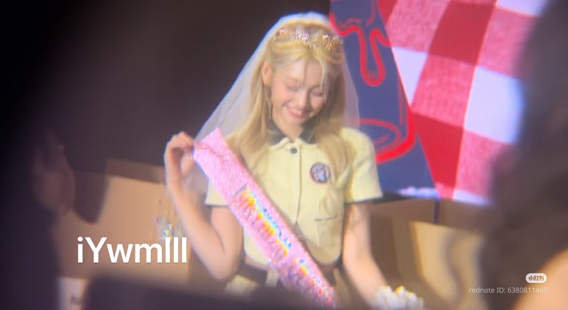 [💌]𝗧𝗵𝗿𝗼𝘄𝗯𝗮𝗰𝗸
A Chinese EverAfter shared her experience during UNIS’ Shanghai fansign last August 2025 🥹🇨🇳. She said everyone looked so beautiful, but what stayed with her the most was Gehlee. The OP said the below:

“....𝘎𝘦𝘩𝘭𝘦𝘦 𝘸𝘢𝘴 𝘴𝘰 𝘴𝘸𝘦𝘦𝘵 𝘢𝘯𝘥