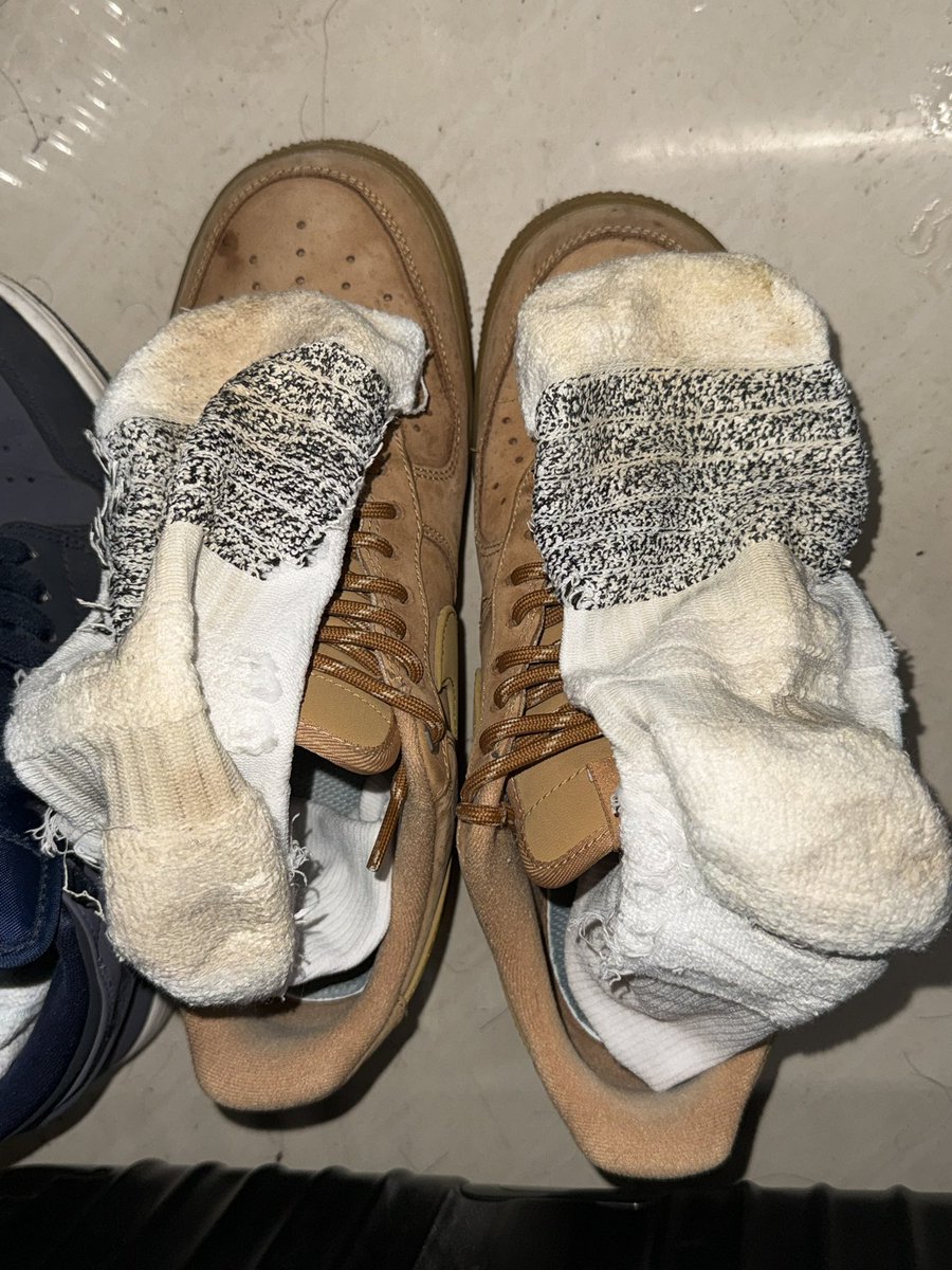 1k粉丝福利来啦～
转发里抽三个宝子送：
1:役次元锁盒一个
2:yw🧦/🩲（邮费自理）
3:情趣小玩具一个