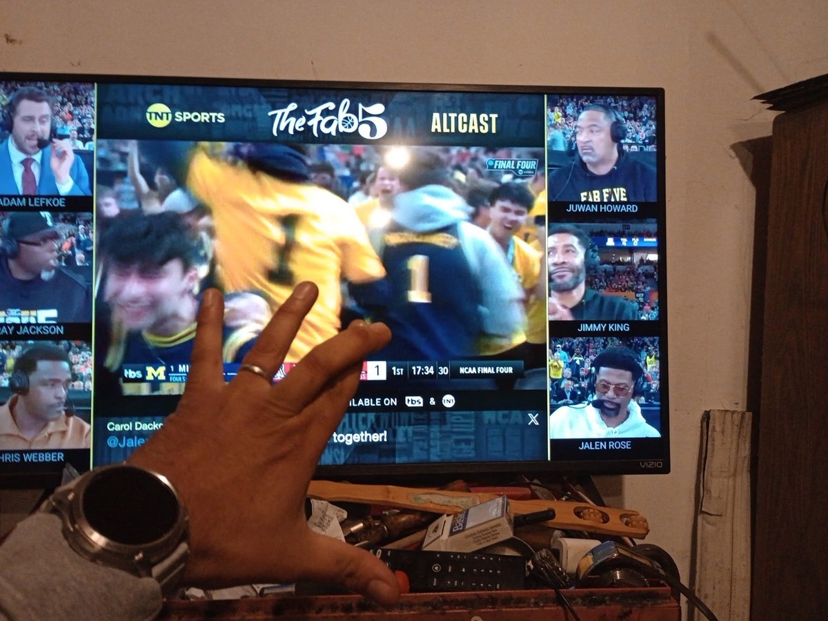 Sammy Go Blue tweet media