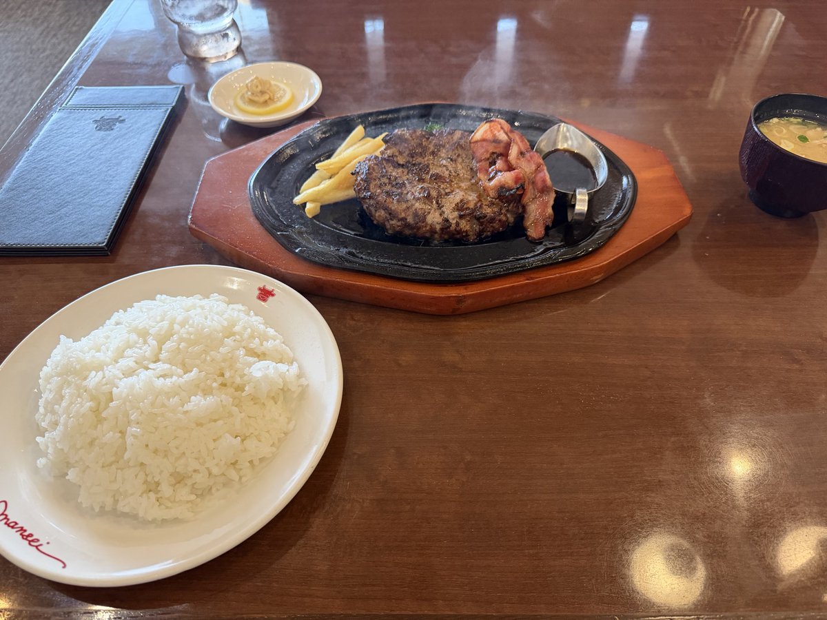 ミルキーメガソマカムパニー tweet media