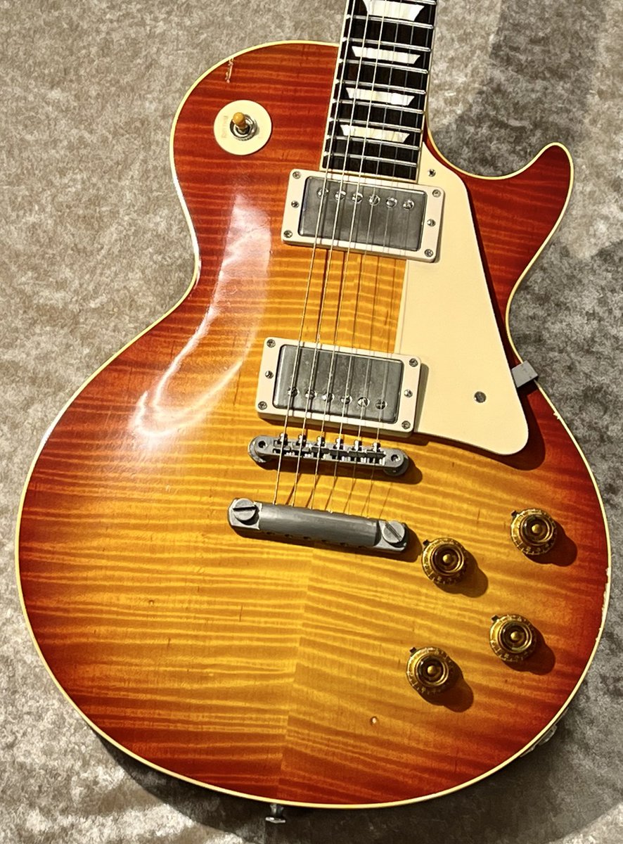GCLUB_TOKYO's tweet image. 【2F新着品】
Gibson Custom Shop Collector's Choice #9 1959 Les Paul 9-0850 aka "Believer Burst" 2013年製USED

現在入手困難なDMCパーツを多数搭載しています！
(オリジナルパーツ付属)

shop.kurosawagakki.com/items/2957355
digimart.net/cat01/shop35/D…

#gibsoncustomshop