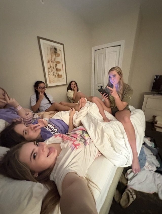 emmmae21's tweet photo. We're home and bored out of our minds. Join us now if you'd like to play or snap some hot pics.
https://t.co/g1wvnHFk60 https://t.co/qGRxdI0pmX