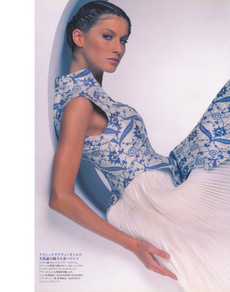 julioamx's tweet image. “Pretty Woman” Gisele Bündchen by Sean Ellis for Vogue Japan May 2000.