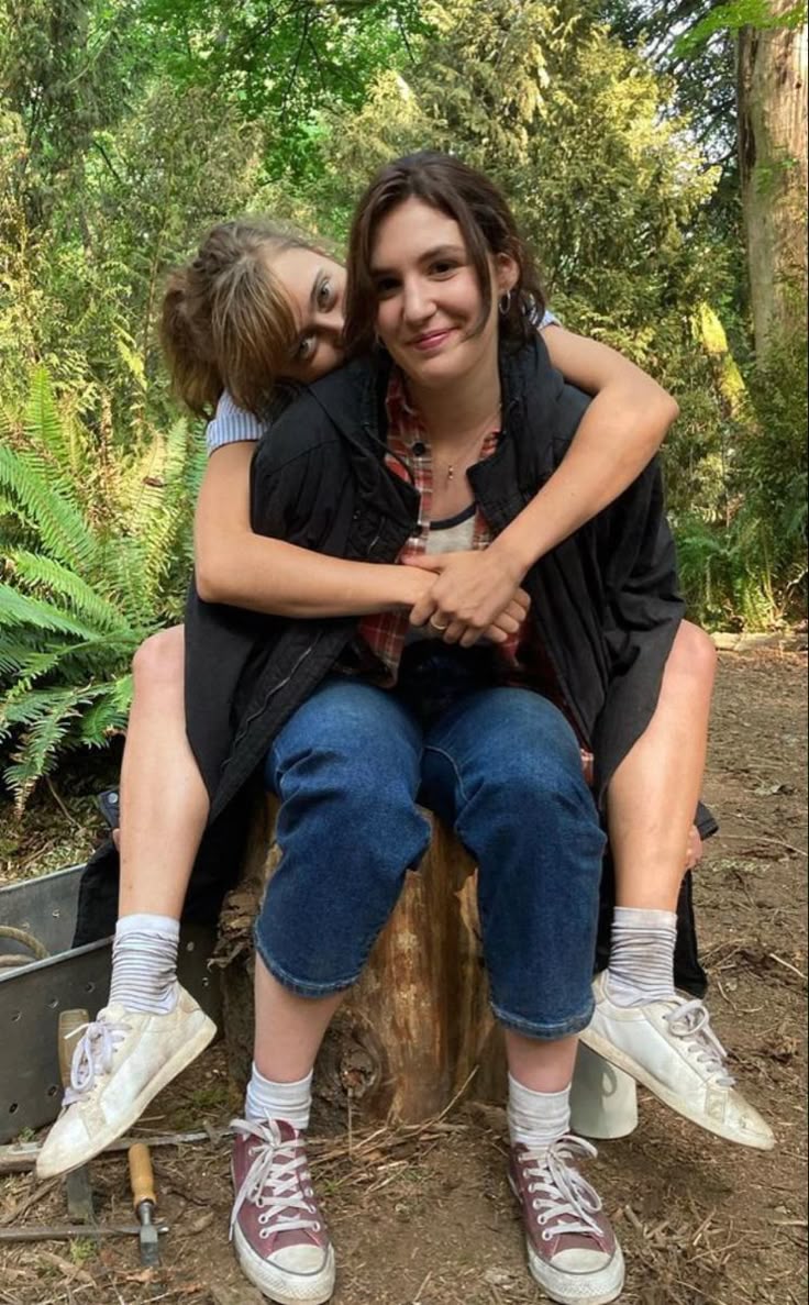 ASHTON #hatlesstwt tweet media