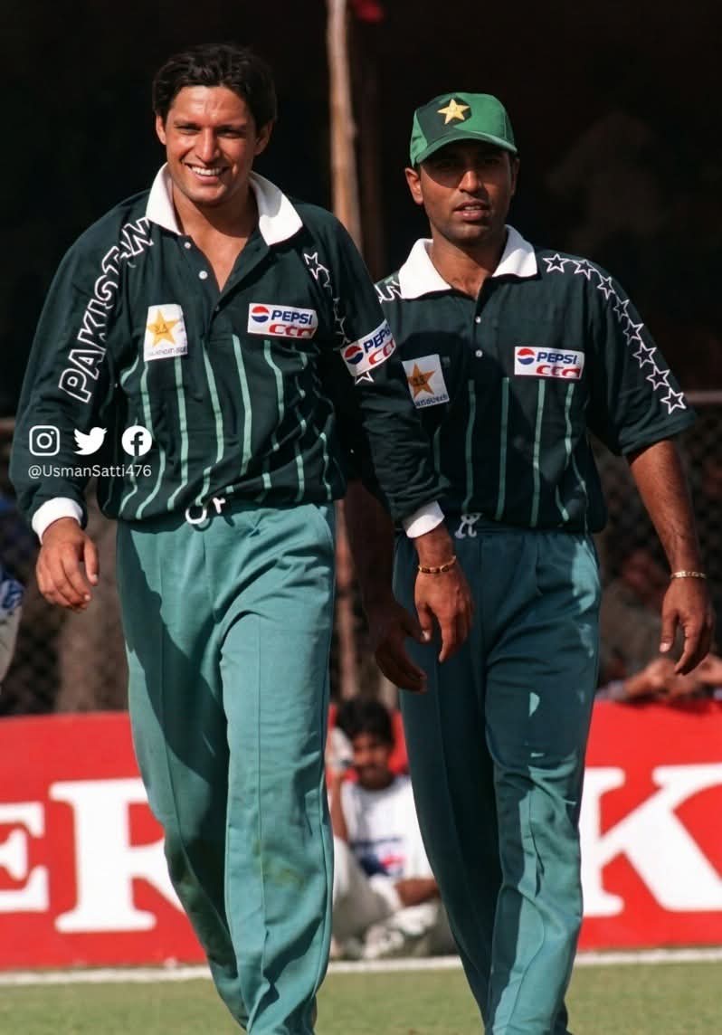 ImranAli__10's tweet image. My all time favorite opening pair Shahid Afridi  &amp;amp; Saeed Anwar!! 

84 inns together, over 2800 runs, 20 fifty plus scores including 4 hundred partnerships with one of the best strike rate of that time, pleasure watched these legends play together, great memories. #Legends..