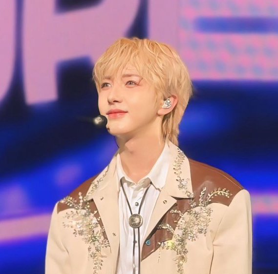 🦋💐 tweet media