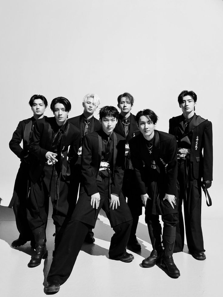 Creanme que si su salida se hubiera hecho como corresponde y de forma transparente sería la primera en apoyarlo, porque heeseung literalmente me salvó la vida hace 3 años, pero esa no fué la situación. A  pesar de todo y si las cosas siguen de esta forma, seguiré apoyándolo, a él