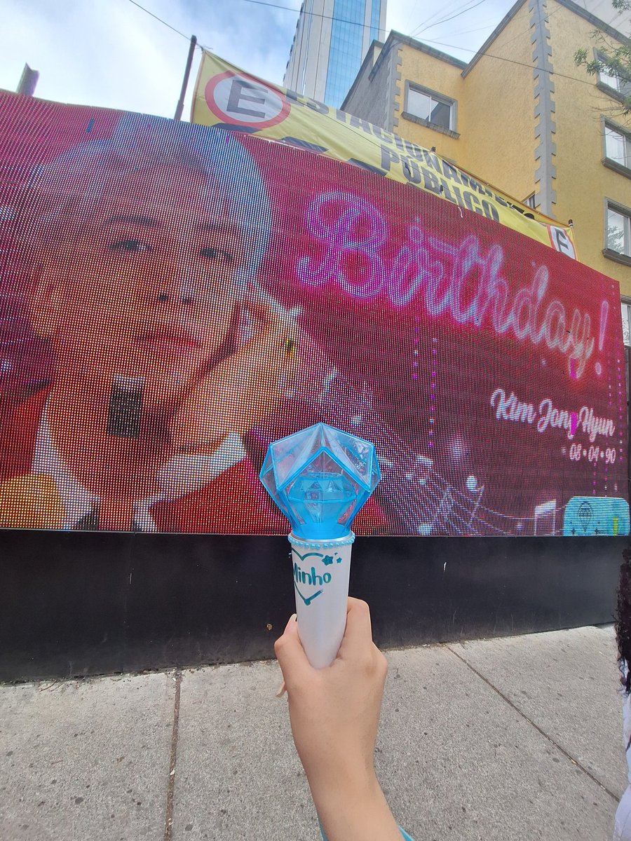 Lunar Echo tweet media