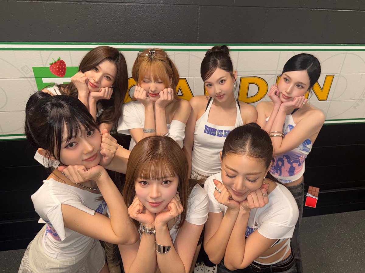 TWICE TOUR tweet media