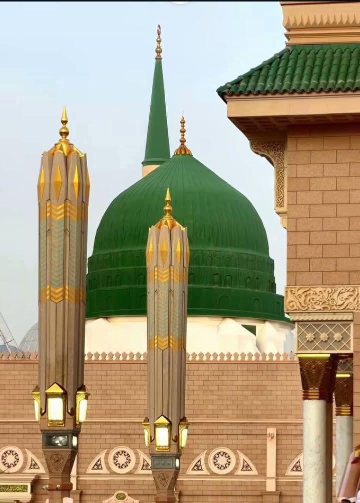 Muhammadsu61404's tweet photo. لوگ کرتے ہیں باتیں کوہِ طور کی تجلی کی
ہمیں تو درِ مصطفیٰﷺ کی گردِ راہ ہی کافی ہے https://t.co/zIrslx2Nas