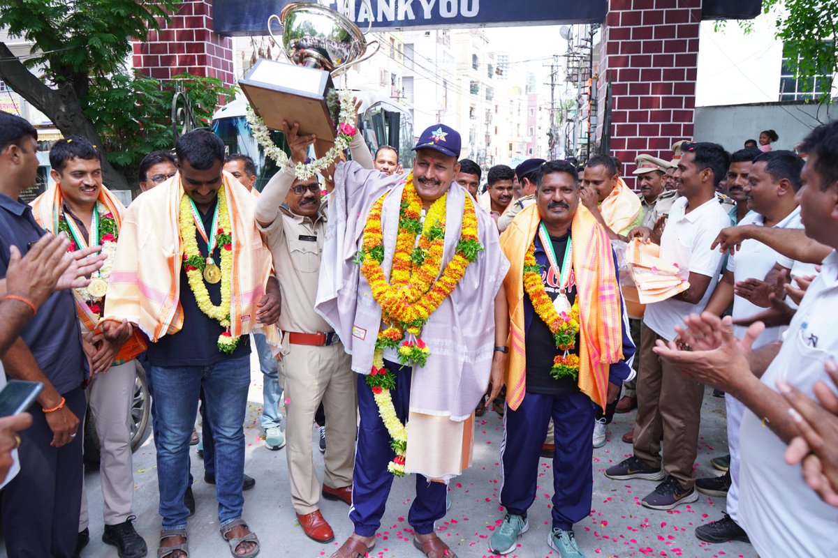 8thBnTSSP's tweet photo. Hearty congratulations to Telangana Police for emerging as Overall Champions in the 69th All India Duty Meet (Anti-Sabotage Check) held at Nagpur, Maharashtra. https://t.co/RR6MXuTnNE