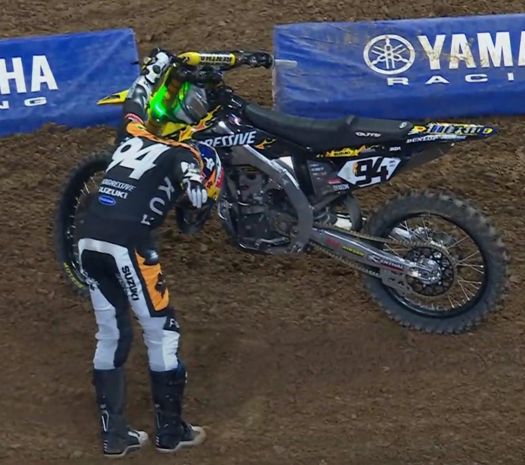 Dirtbikelover tweet media