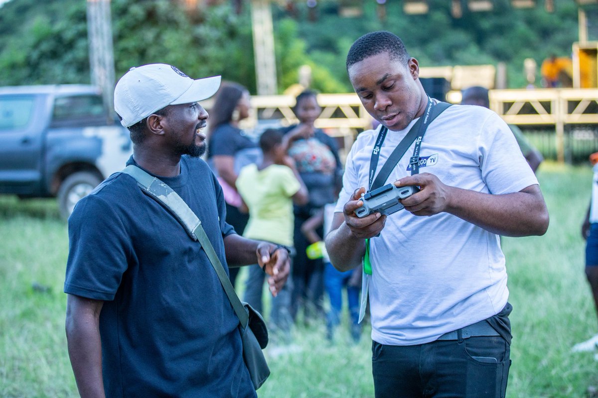 Ten Gossips tweet media