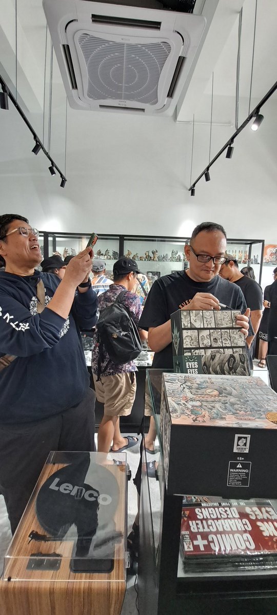 1000Tentacles tweet media