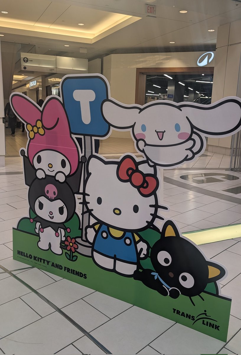 butter_san_'s tweet photo. 最愛の娘(犬)が亡くなりフルリモートの為余計にこたえている。その週末お友達からランチの誘いがあり出かけたけれど早すぎた。翌週末は自然に触れたけれど横に居ない事が違和感で辛かった。今週末はのんびりするはずが娘に頼まれてこれを2つ買ってきた。6時間も並ぶなんて聞いてないょ!#compasscard https://t.co/jb1pm5yP2L
