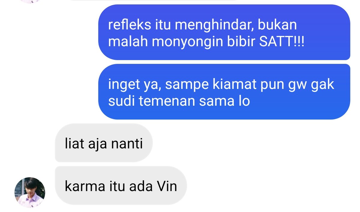 dandi_xavier's tweet photo. Masih berlanjut AU #ohmnanon
[Part 7] - The 5 Centimeter Gap
'Antara Hidayah, Halusinasi, dan Benjol di Jidat'

Setelah Arvin kabur dari bawah pohon. 

Baca lengkapnya di Wattpad
#ohmnanon #au #wattpad #ohmpawat #nanonkorapat #boyslove https://t.co/Elvs9Mu5Qb