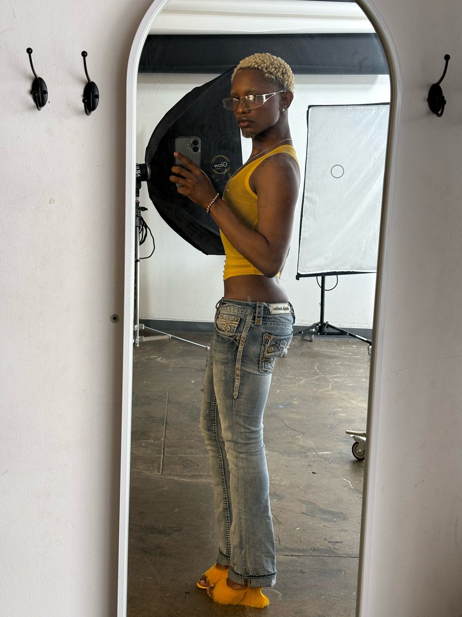 Derrick Lumiere tweet media