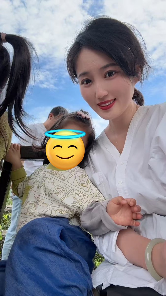 llmmbwk's tweet photo. 带娃不如看大吧唧合照射屏 https://t.co/G0dNm5vbrL