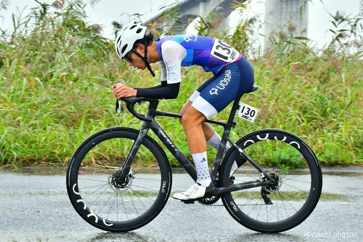 ouccracer's tweet photo. ①木元　康輔
②工学部　３回
③帰宅部…
④3年目
⑤SCOTT ADDICT RC ULTIMATE
⑥ロード

某自転車店で働く自転車店員！🚴‍♂️
自転車の困りごとも、多少のことならサクッと解決💪
街中で見かけるロードバイクの値段をピタリと当てる特技（？）も持っています👀
今後はロードレースでも活躍予定！🔥 https://t.co/xMKWsvvfxa