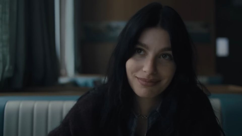 Assistindo aqui: “ Algo Horrível Vai Acontecer” e me deu a sensação que esta moça seria uma ótima Arween. Mil vezes melhor que a magrela da Anya Taylor-Joy.