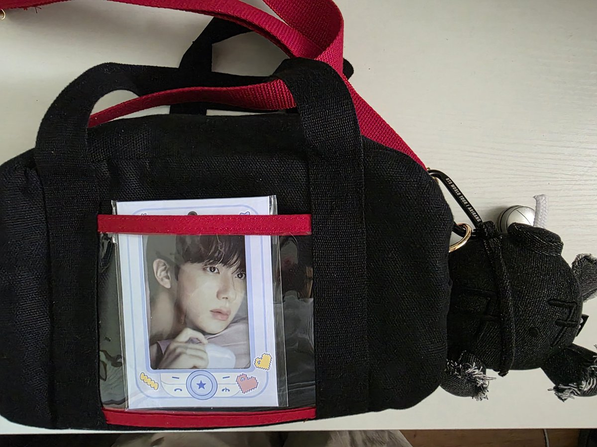 <a href="/winter_V_bear/">뷔적당근</a> 
가방 무사도착했어요..
아미밤 넣고 당장 고양으로 가고싶어요..