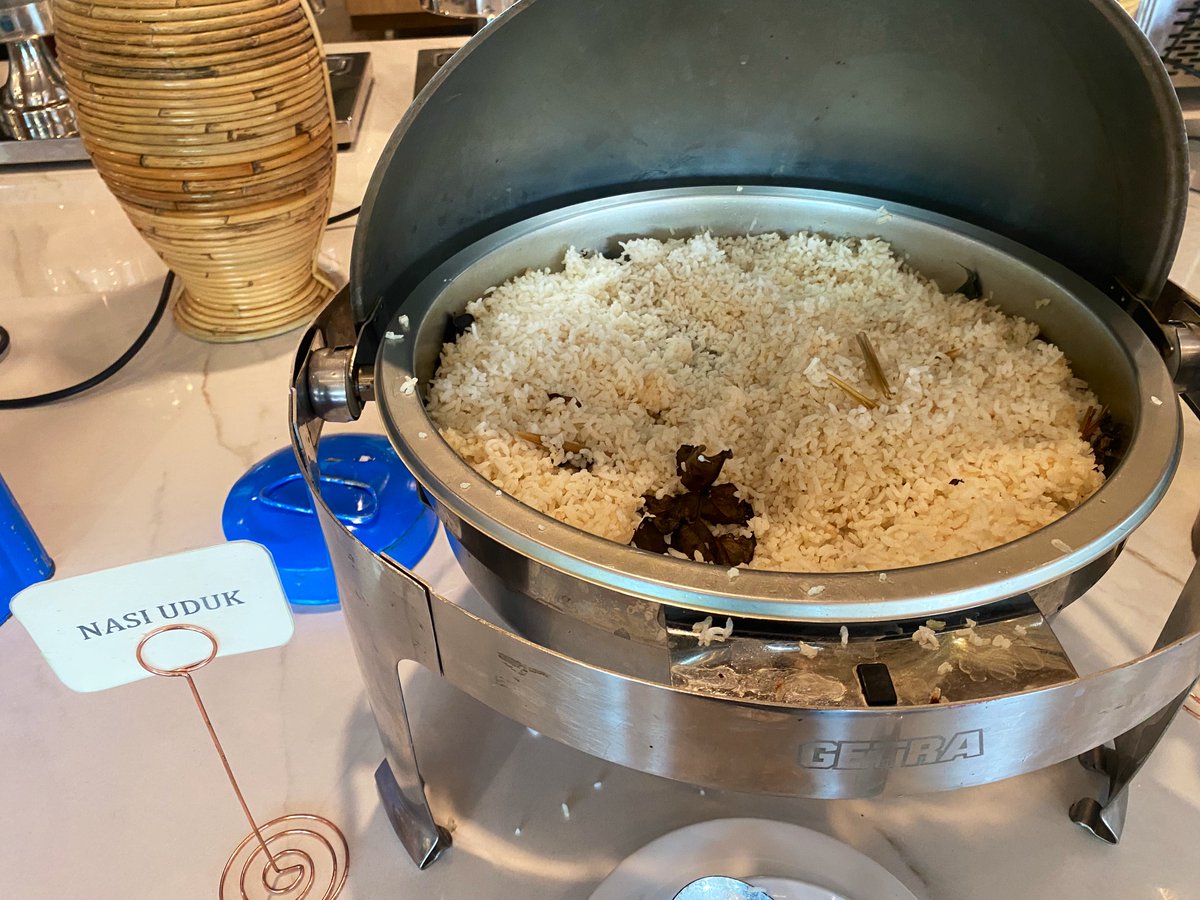 neverwalkalone tweet media