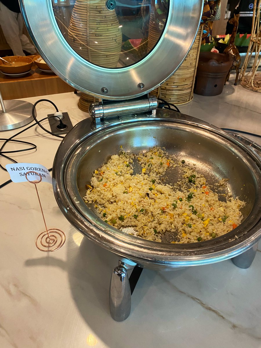 neverwalkalone tweet media