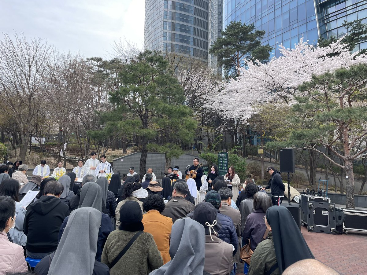 Yoon tweet media