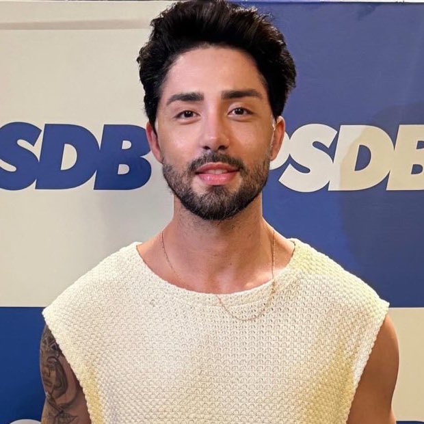 UpdateCharts tweet media