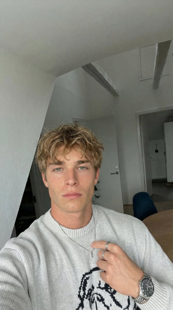 Alex young tweet media