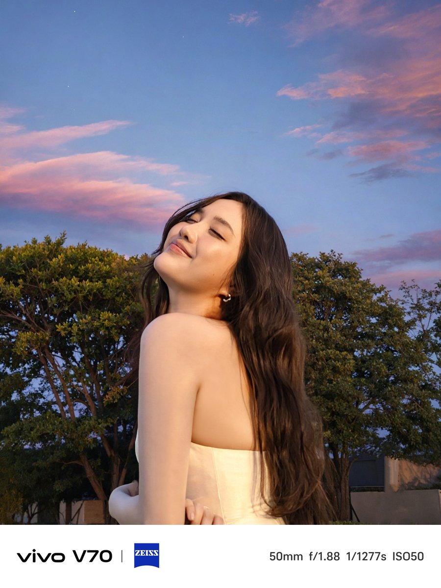 vivo_phil's tweet image. Freen glowing under the sun with vivo V70's AI Magic Weather!

SAROCHA X VIVOPH V70
#vivoV70GlowWithFreen