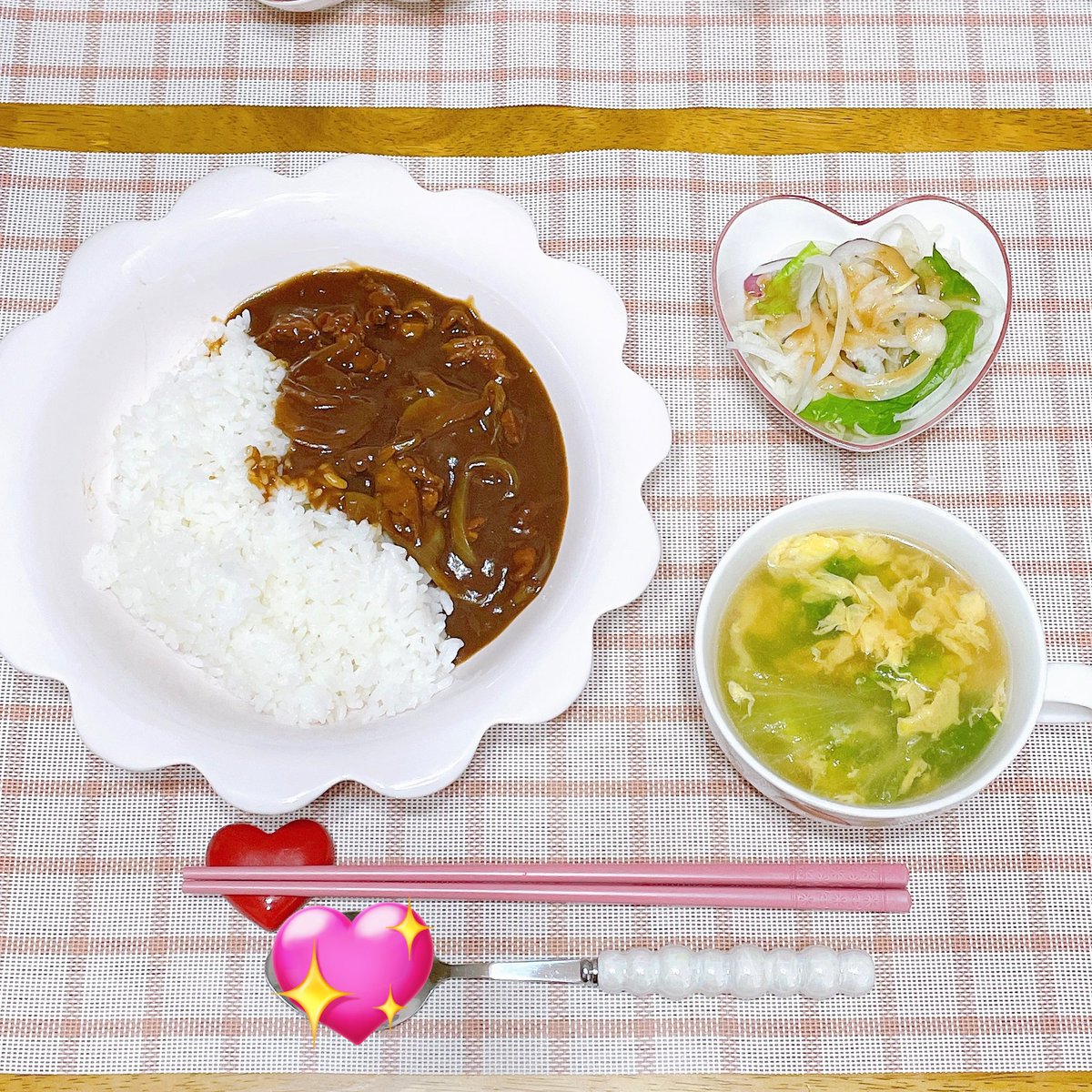 pi1mi1's tweet photo. 本日の #お昼ごはん 💖

・ハヤシライス
・サラダ🥗
・卵とレタスのスープ

朝の残りをちょいアレンジでお昼🍽️

#おうちごはん #食事記録 #食事日記 #ダイエット記録 #ズボラ飯 #簡単ごはん #ダイエット仲間募集 #ゆるダイエット #昼食 #おうちランチ𓎩𓌉𓇋 https://t.co/KHtFRb9b1X
