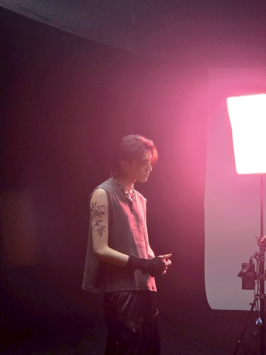 TREASURE tweet media