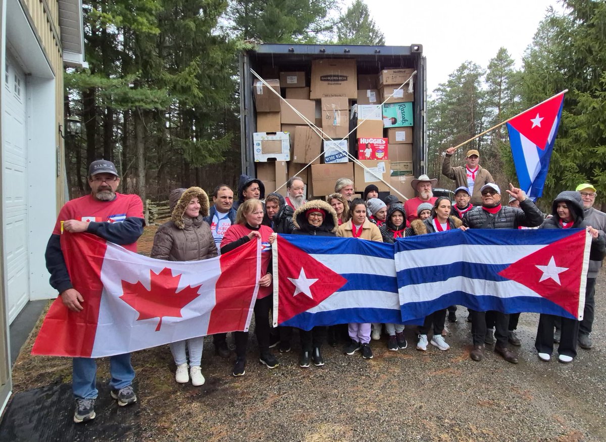 CGCuba_Toronto's tweet image. The Juan Gualberto Gómez Association in #Toronto sent the container #20 with aid to the Cuban people. They also received  support from Canadian friends that donate hundreds of boxes with food and medical supplies. Thanks all for your love.
#CubaNoEstáSola
