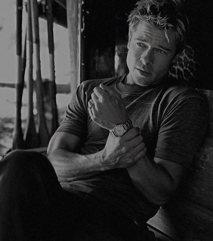 663Renegade's tweet image. #bradpitt 
#because 
#bestever 
Black and white 🤍🖤