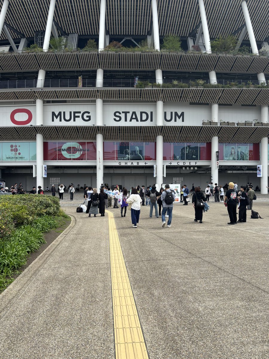 しん tweet media