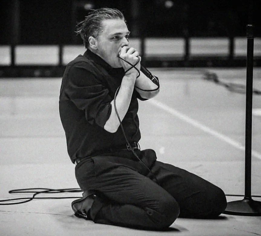 todos son mas algos que Frank Iero tweet media