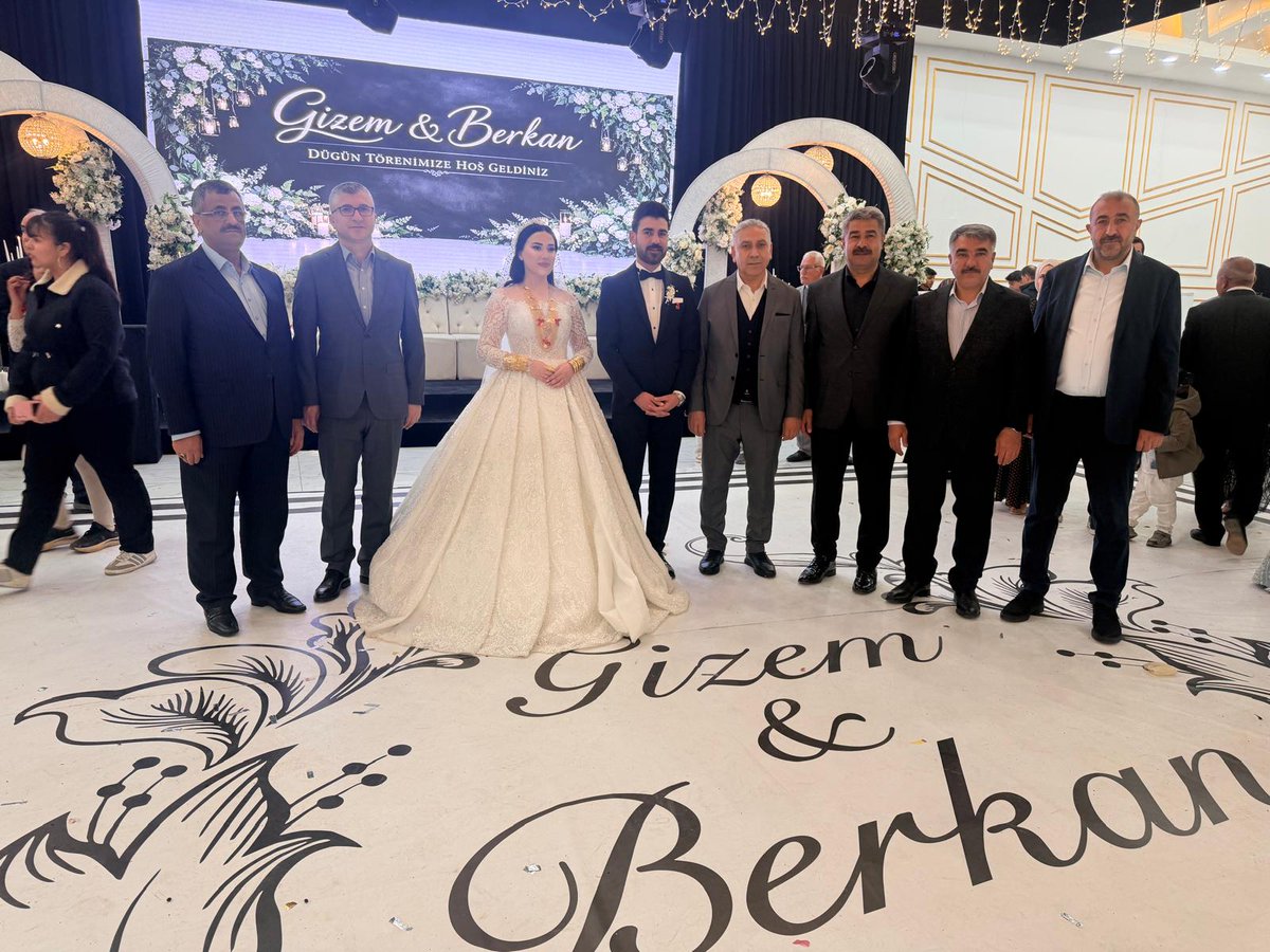 MUSIADAdiyaman's tweet photo. Başkanımız Abdulkadir Kurt, yönetim kurulu üyelerimiz ve değerli üyelerimizle birlikte Genç MÜSİAD Başkanımız @berkanyapc düğün törenine katıldık.
Gizem ve Berkan kardeşlerimize bir ömür boyu mutluluklar diliyoruz. https://t.co/HrZ4gCyE4W