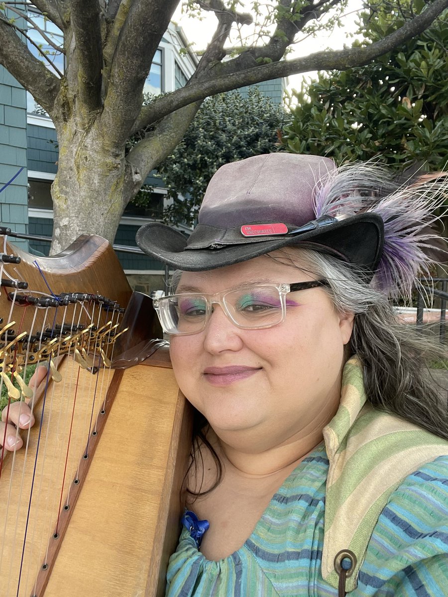 RoseTheHarper's tweet photo. It's a lovely day out by the Water Taxi!

#busking #harp #AlexandriaVA #oldtownalexandria https://t.co/MnjLt6W6Zz